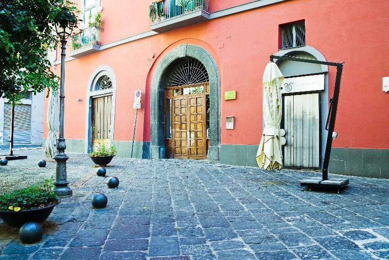 Bed And Travel Apartment Dogana Regia 15 Salerno Exterior foto