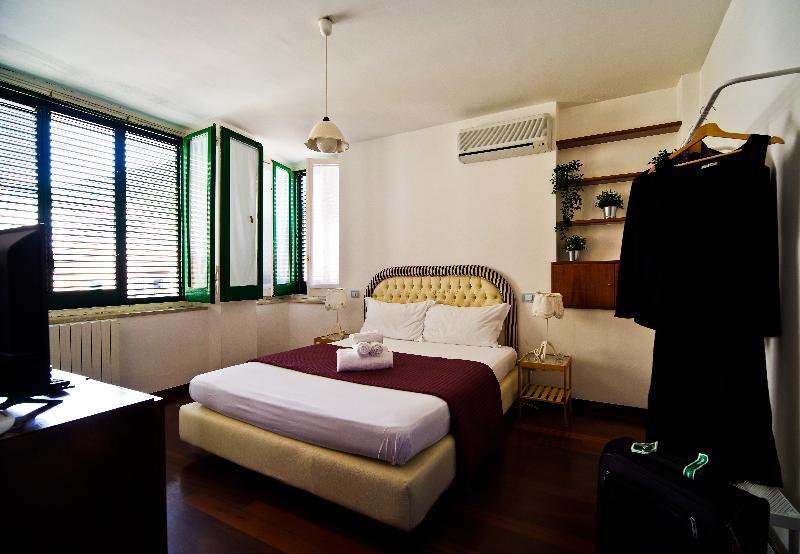 Bed And Travel Apartment Dogana Regia 15 Salerno Exterior foto