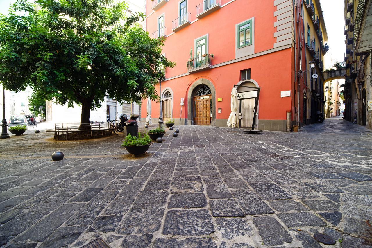 Bed And Travel Apartment Dogana Regia 15 Salerno Exterior foto