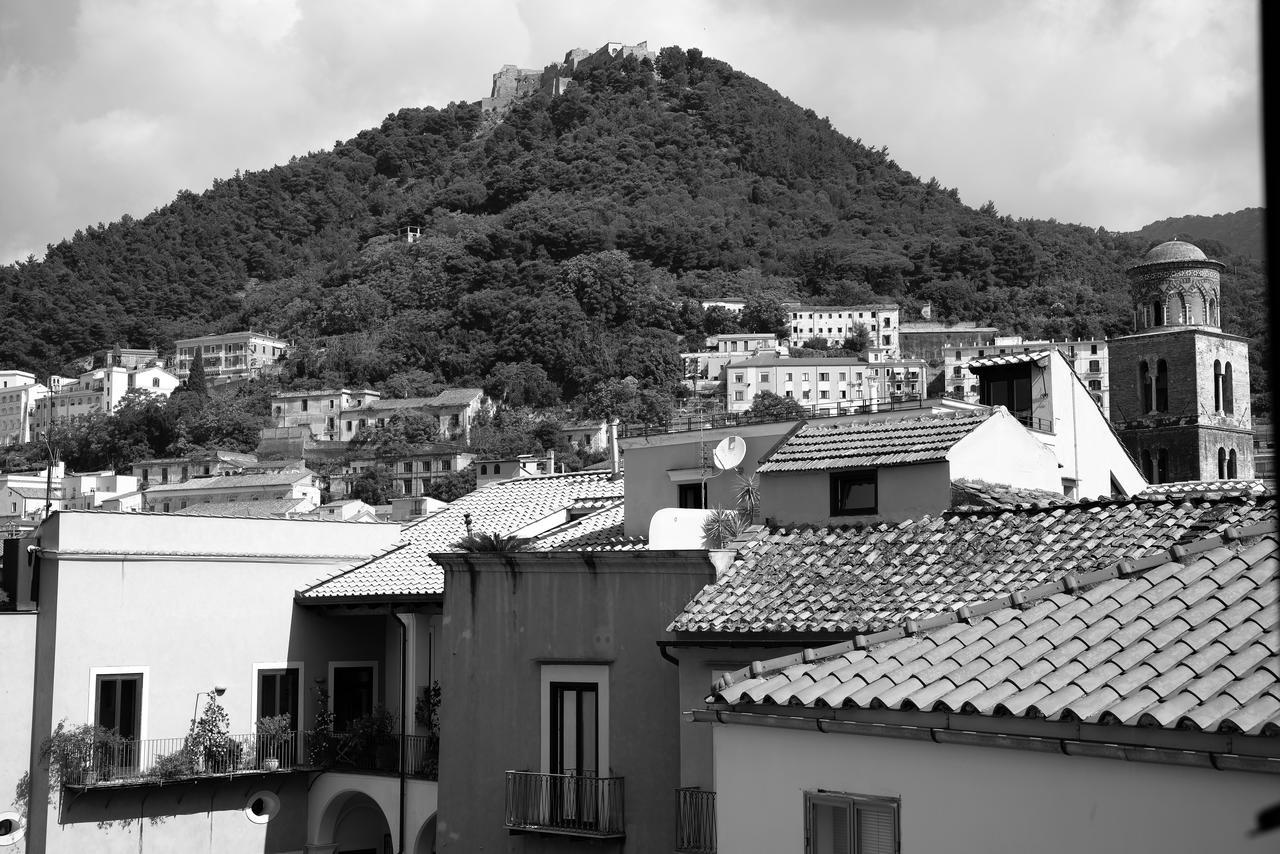 Bed And Travel Apartment Dogana Regia 15 Salerno Exterior foto