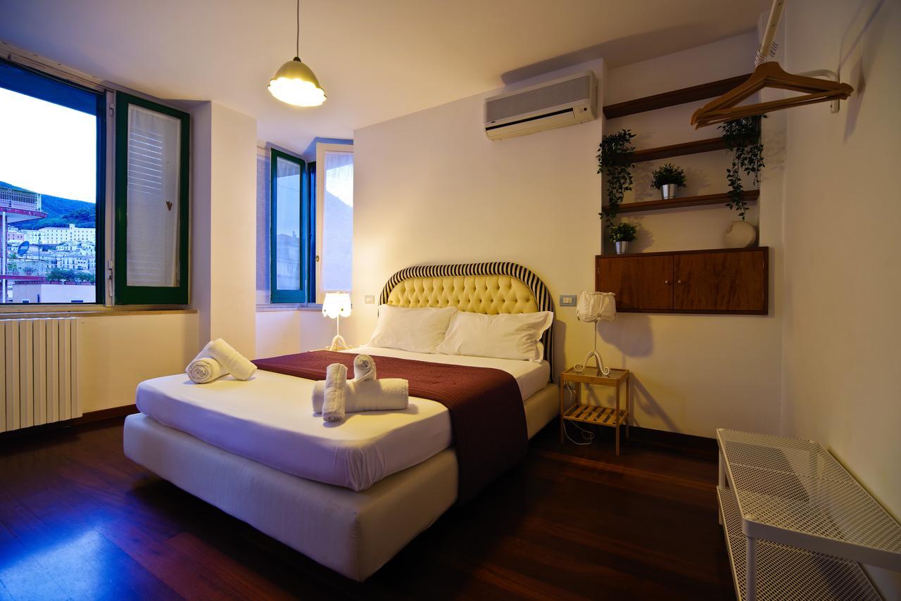 Bed And Travel Apartment Dogana Regia 15 Salerno Exterior foto