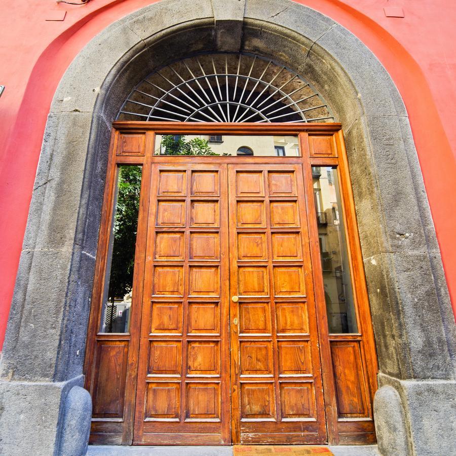 Bed And Travel Apartment Dogana Regia 15 Salerno Exterior foto